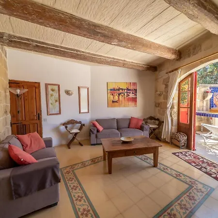 Holiday home Il-Mohba Munxar